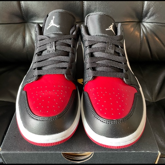 NEW Nike Air Jordan 1 Low Bred Toe Chicago Red Black (Size US Men's) - Picture 2 of 15